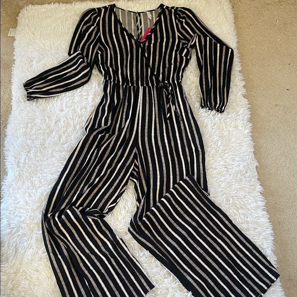 Xhilaration Black Cream Striped Jumpsuit Size Medium PTP 20, Waist 15-16, L 57